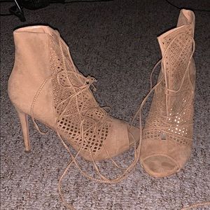 Tie up Guess heels